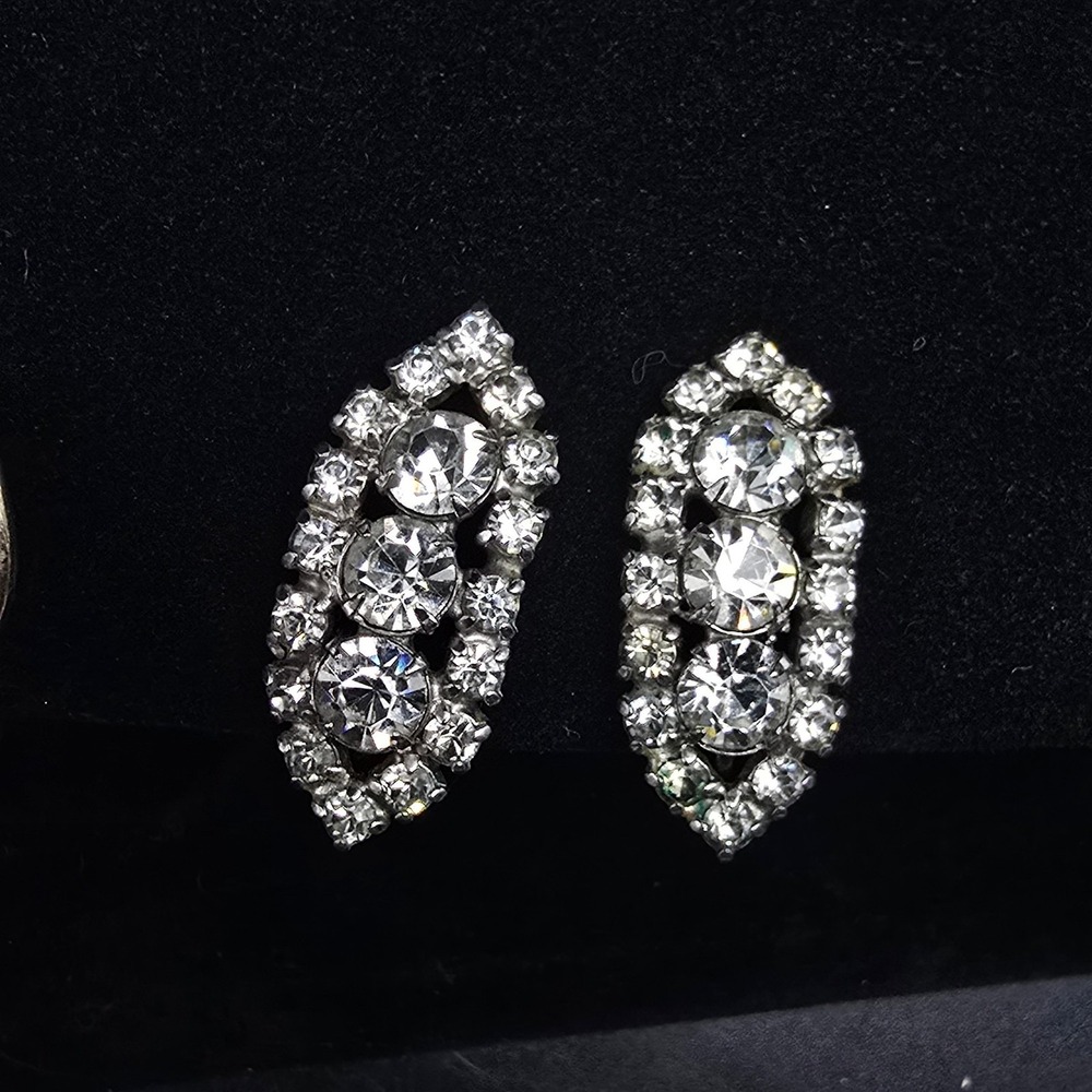 Kramer Clear Rhinestone Screw Back Earrings Vintage Glam Jewelry